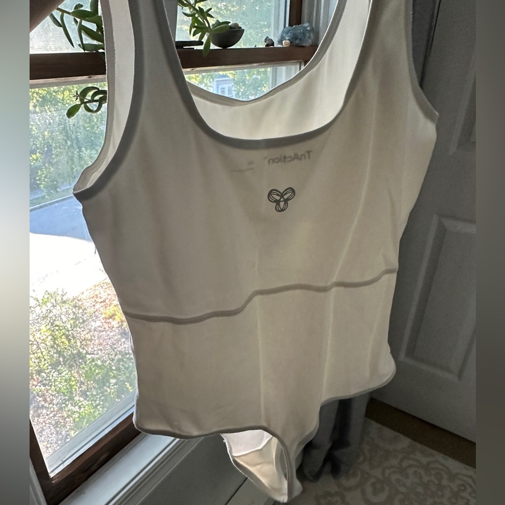 White Aritzia bodysuit XS